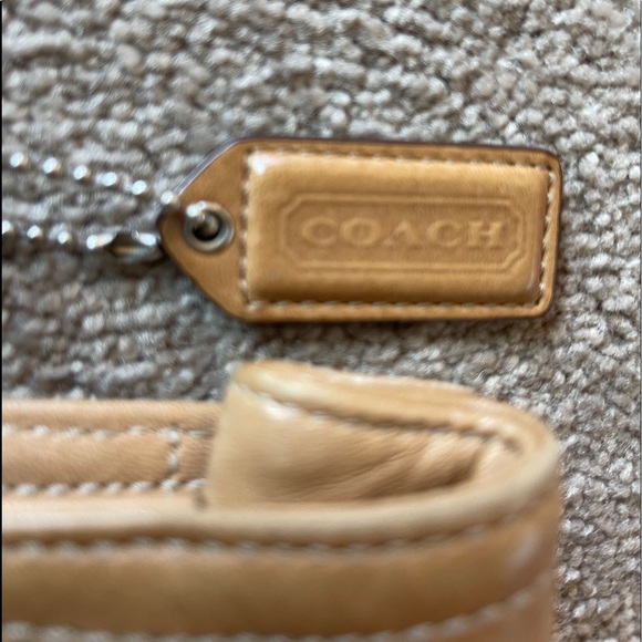 Authentic Coach Women’s Handbag - Picture 2 of 8